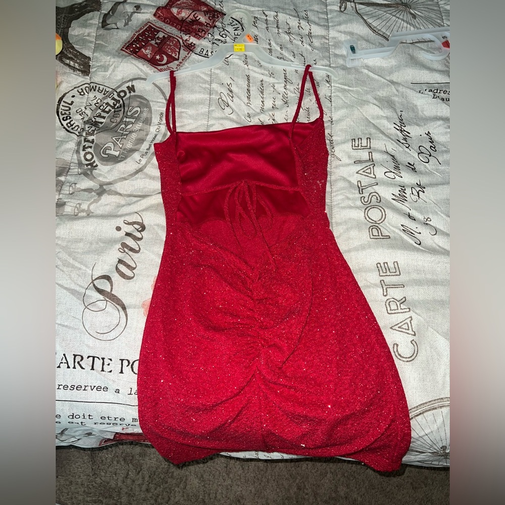 Only used once for Christmas, I’ve gained weight so it don’t fit me anymore